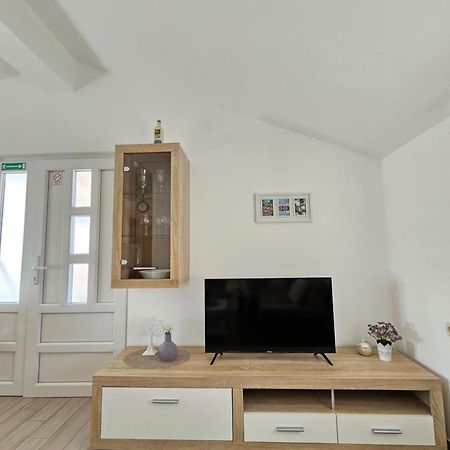Apartment Vip Pirovac Ngoại thất bức ảnh