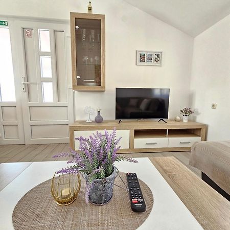 Apartment Vip Pirovac Ngoại thất bức ảnh