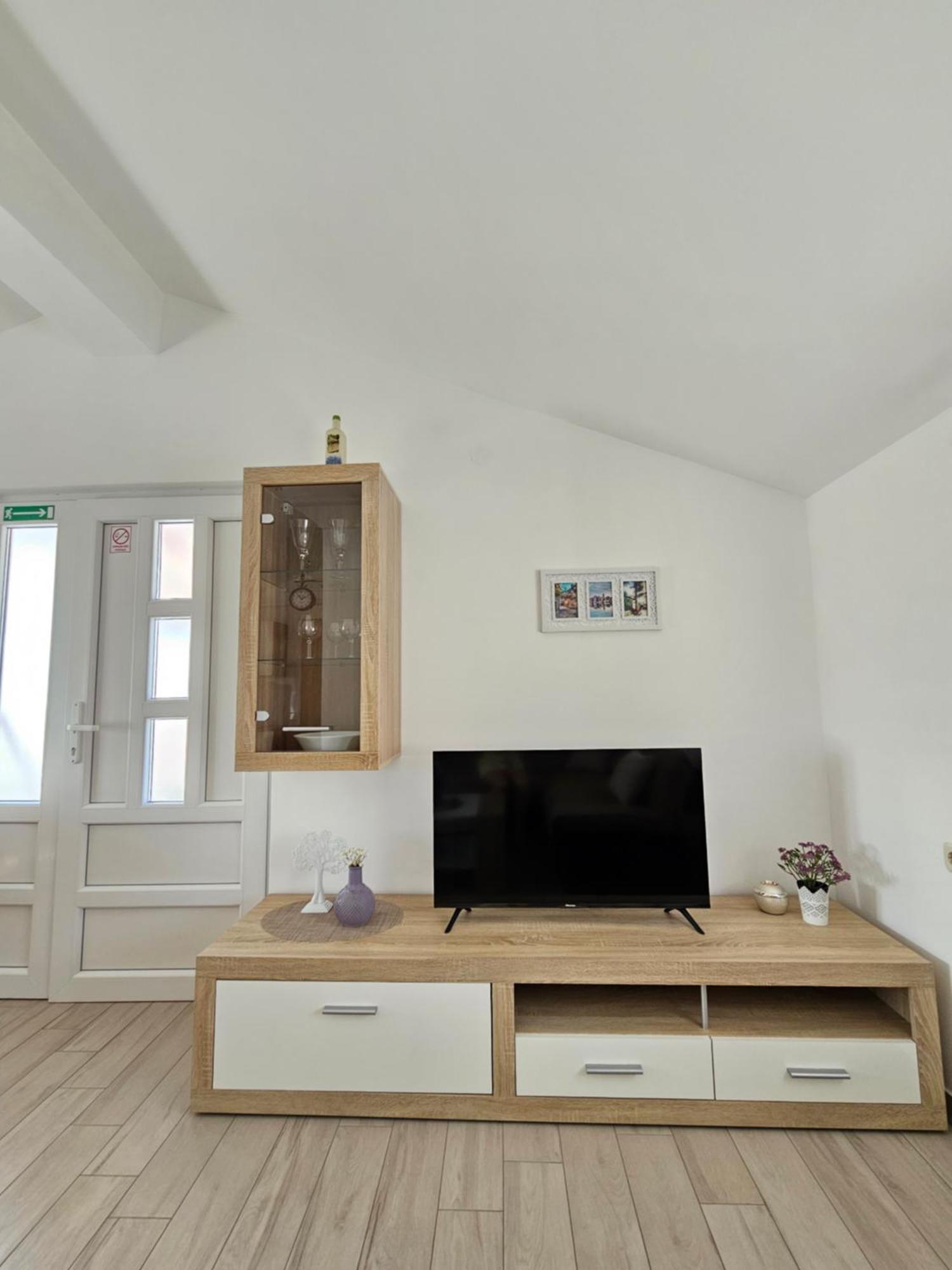 Apartment Vip Pirovac Ngoại thất bức ảnh
