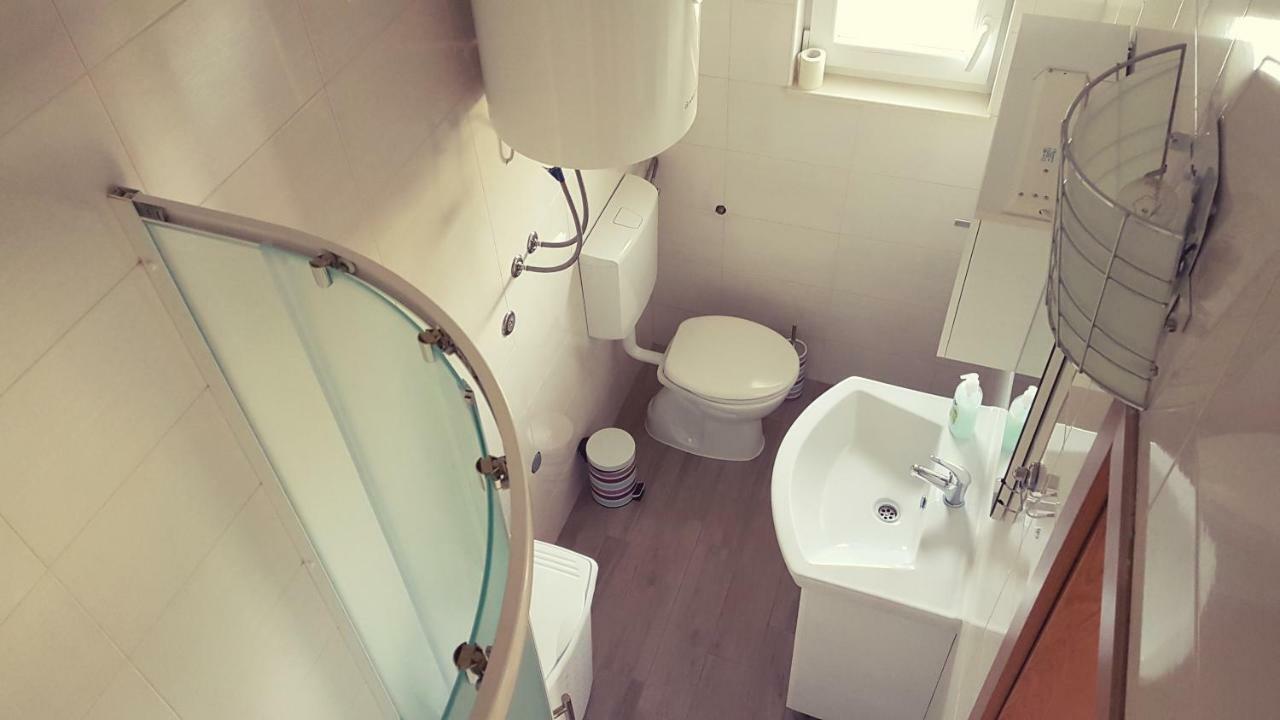 Apartment Vip Pirovac Ngoại thất bức ảnh